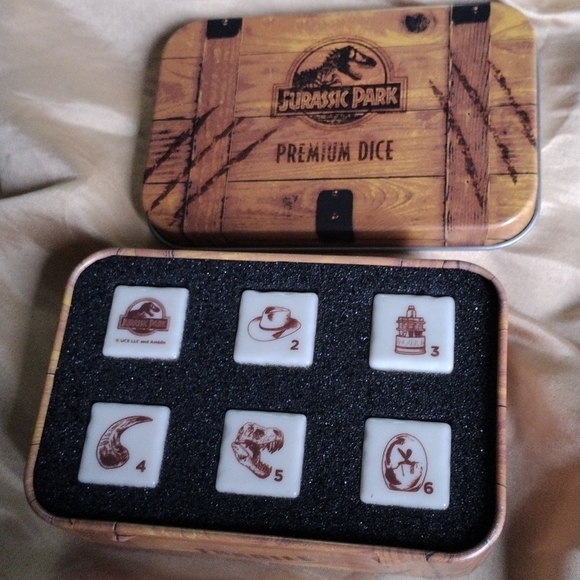 Jurassic Park dice - Picture 2 of 3